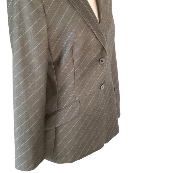 VINTAGE ARMANI COLLEZIONI 100% Virgin Wool 2-PC Grey Pinstripe Pant Suit, Sz 6 - Picture 7 of 14